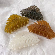 Load image into Gallery viewer, Leaf Claw : Translucent Collection