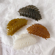 Load image into Gallery viewer, Leaf Claw : Translucent Collection