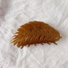 Load image into Gallery viewer, Leaf Claw : Translucent Collection