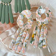 Load image into Gallery viewer, Flotsam : Sage Green and Peach Confetti Marble
