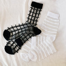 Load image into Gallery viewer, Mesh Sock Set : Black and White
